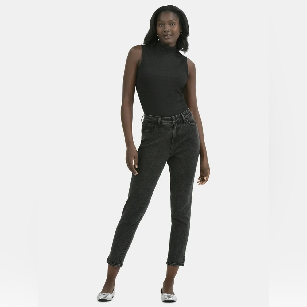Time and Tru Women's High Rise Relaxed Fit Black Wash Mom Jeans NWT